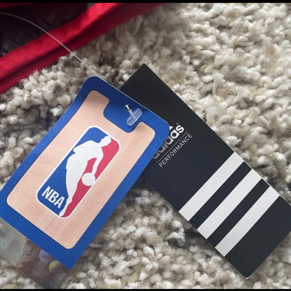 Adidas 3-Stripe Chicago Bulls Windbreaker Jacket - Picture 7 of 10